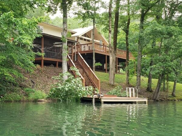 Lake cabin rentals